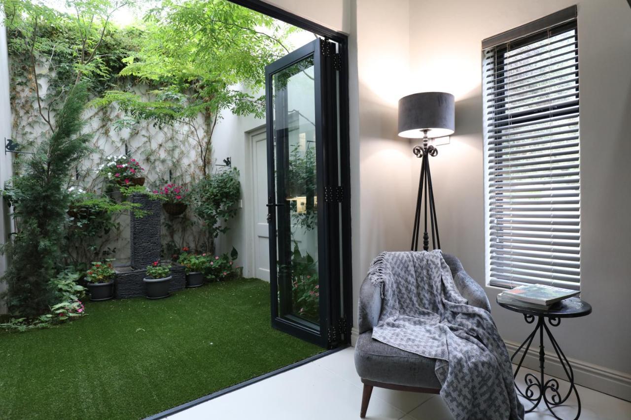 Another World - Montagu Exterior foto